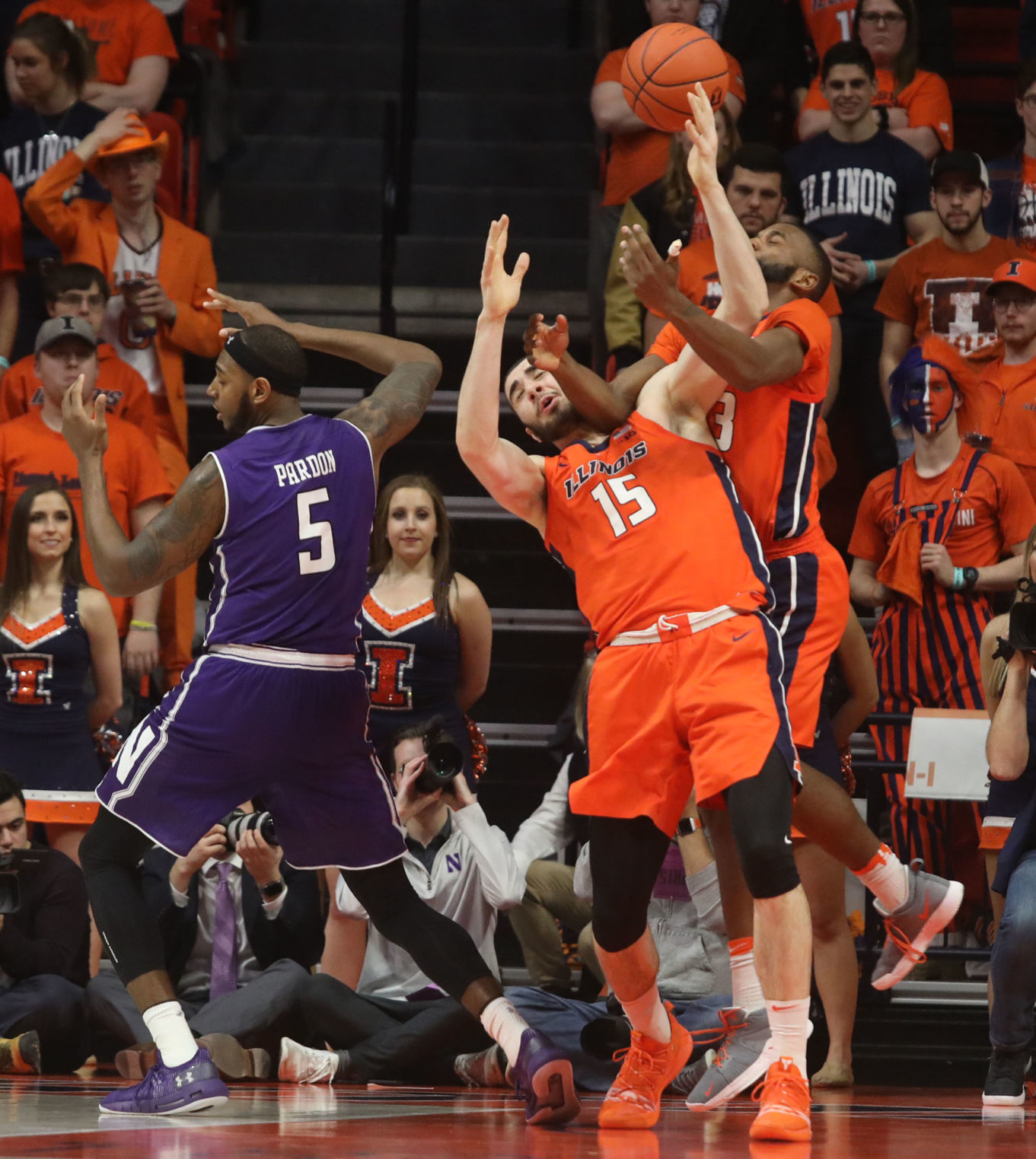 Illinois vs Northwestern 20 3.3.19.jpg